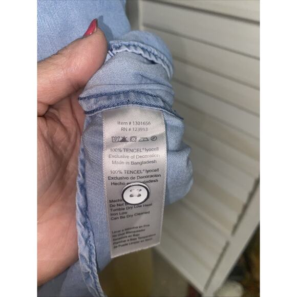 Jachs Girlfriend Chambray Blue Palm Tree Print Button Up Shirt Womens Size Large - Picture 11 of 11